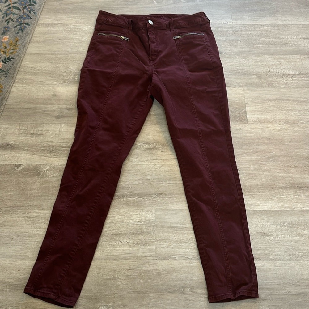 American Eagle Outfitters Red Jeggings with Sleek Design